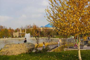 27 Ekim 2025 Almaty yeni parkı, eski başkanlık konutu, Almaty City, Kazakistan 'da inşa edildi.