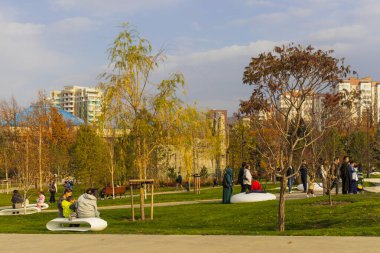 27 Ekim 2025 Almaty yeni parkı, eski başkanlık konutu, Almaty City, Kazakistan 'da inşa edildi.