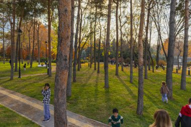 27 Ekim 2025 Almaty yeni parkı, eski başkanlık konutu, Almaty City, Kazakistan 'da inşa edildi.