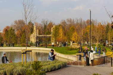 27 Ekim 2025 Almaty yeni parkı, eski başkanlık konutu, Almaty City, Kazakistan 'da inşa edildi.