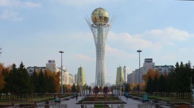 Baiterek Kulesi, 18 Ekim 2025, Nurzhol Bulvarı (Yeşil Su Bulvarı), Astana Şehri (Nur-Sultan), Kazakistan