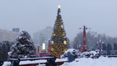 Zaman Kaydı, 22 Aralık 2025, Al Farabi Bulvarı, Birinci Başkan Parkı, Almaty Şehri Kazakistan