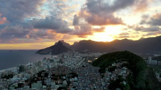 Pôr Sol Copacabana Cidade Costeira Rio Janeiro Brasil Vista Montanha — Vídeo de Stock