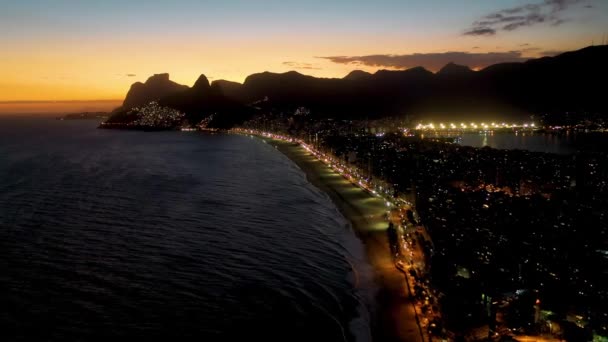 Ipanema Och Leblon Stranden Utsikt Över Solnedgången Rio Janeiro Upplyst — Stockvideo