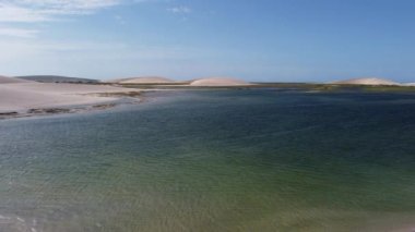 Jericoacoara Sahili, Ceara, Brezilya 'nın Paradisiac deniz manzarası. Jericoacoara Sahili, Ceara, Brezilya' nın Paradisiac deniz manzarası. Jericoacoara Sahili, Ceara, Brezilya. Egzotik sahne..