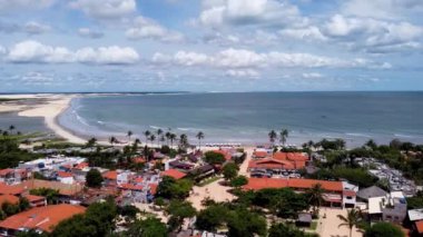Jericoacoara sahilinin egzotik varış yeri, Ceara, Brezilya. Kum tepelerinin tropik manzarası. Jericoacoara plajının egzotik varış noktası, Ceara, Brezilya. Tropik kum tepeleri..