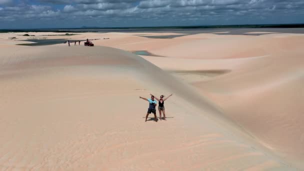 Person Sand Dunes Jericoacoara Ceara Brazil Brazilian Northeast Person Sand — Stock Video