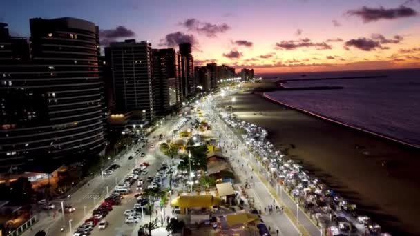 Θέα Της Πόλης Του Ηλιοβασιλέματος Στην Ακτογραμμή Της Παραλίας Fortaleza — Αρχείο Βίντεο