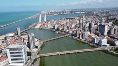 Brezilya, Pernambuco Recife sahil şehrinin metropol manzarası. Marco Zero 'nun ünlü kare manzarası. Recife kıyı şehri Metropole manzaralı, Pernambuco, Brezilya. Marco Zero 'nun ünlü kare manzarası. Recife sahil şehrinin metropol manzarası. Marco Zero ünlü meydan.