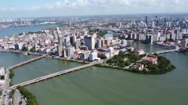 Brezilya, Pernambuco Recife sahil şehrinin metropol manzarası. Marco Zero 'nun ünlü kare manzarası. Recife kıyı şehri Metropole manzaralı, Pernambuco, Brezilya. Marco Zero 'nun ünlü kare manzarası. Recife sahil şehrinin metropol manzarası. Marco Zero ünlü meydan.
