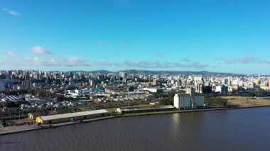 Porto Alegre şehrinin şehir manzarası, Rio Grande do Sul, Brezilya. Şehir merkezi manzarası. Porto Alegre şehri, Rio Grande do Sul, Brezilya. Şehir merkezi manzarası. Porto Alegre şehri, Rio Grande do Sul, Brezilya. Şehir merkezi manzarası.