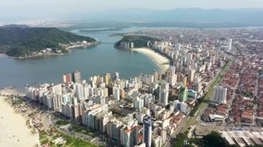 Santos City, Sao Paulo, Brezilya 'daki sahil manzarası. Sao Paulo, Brezilya 'nın Santos şehrindeki sahil manzarası. Sao Paulo, Brezilya 'nın Santos şehrindeki sahil manzarası. Coastal Avenue Manzarası.