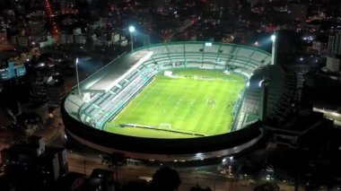 Salvador, Bahia, Brezilya 'daki Fonte Nova futbol stadyumunun gece hayatı. Salvador, Bahia, Brezilya 'daki Fonte Nova futbol stadyumunun gece hayatı. Salvador, Bahia, Brezilya 'daki Fonte Nova futbol stadyumunun gece hayatı.