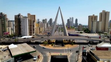 Goiania, Goias, Brezilya 'da köprü manzarası. Şehir merkezinde cadde manzarası. Goiania, Goias, Brezilya 'da köprü manzarası. Şehir merkezinde cadde manzarası. Goiania, Goias, Brezilya 'da köprü manzarası. Şehir merkezinde cadde manzarası.