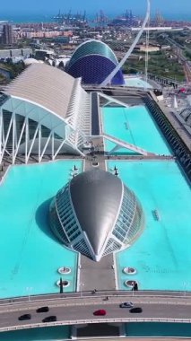 Valencia Sanat ve Bilim Şehri Valenciana İspanya 'da. Gelecekçi Şehir Manzarası. Bilim Müzesi. Valencia, Valenciana İspanya 'da. Turizm Tarihi Yer. Büyüleyici Skyline.