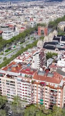 Barcelona Skyline Katalonya İspanya Topluluğu 'nda. Highrise Binaları Sahnesi. Şehir merkezindeki şehir manzarası. Barselona Katalonya Topluluğu İspanya. Katalonya gökyüzü. Bölgesel Hava Görünümü.