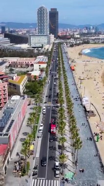 Barcelona Skyline Katalonya İspanya 'da. Şehir Plajı. Bay Water Sahnesi. Şehir merkezinde. Barcelona Skyline Katalonya İspanya 'da. Huzurlu Manzara.