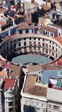 Valence Community İspanya 'daki Valencia Meydanı' nda. Ortaçağ Binaları Sahnesi. Şehir merkezindeki şehir manzarası. Valence Community İspanya 'da Valencia. Kültür Mirası Skyline. Şehir Sahnesi.