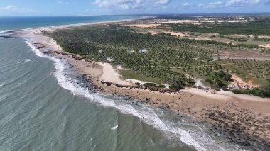 Ceara Brezilya 'daki Paraipaba' daki Lagoinha Köyü. Plaj manzarası. Doğa Deniz Burnu. Tatil Tatilleri. Ceara Brezilya 'daki Paraipaba' daki Lagoinha Köyü. Yaz Seyahati.
