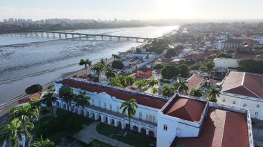 Sao Luis Skyline 'da gün batımı Maranhao Brezilya' da Sao Luis 'de. Hükümet binaları. Güzel şehir manzarası. Sao Luis Skyline Maranhao Brezilya 'da Sao Luis' de. Günbatımı Gökyüzü. Turizm Seyahati. Brezilya Kuzeydoğu.
