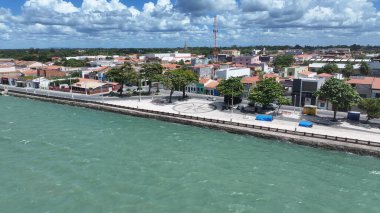 Ceara Brezilya 'daki Camocim İskelesi' nde. Plaj manzarası. Doğa Deniz Burnu. Tatil Tatilleri. Ceara Brezilya 'daki Camocim İskelesi' nde. Yaz Seyahati.