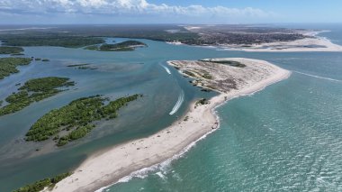 Barra Grande, Brezilya 'da, Cajueiro Da Praia' da. Plaj manzarası. Doğa Deniz Burnu. Tatil Tatilleri. Barra Grande, Brezilya 'da, Cajueiro Da Praia' da. Yaz Seyahati.