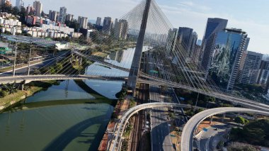 Sao Paulo Skyline Sao Paulo, Brezilya 'da. Şehir merkezindeki şehir manzarası. Kablo Köprüsü. Şehir manzarası. Sao Paulo Skyline Brezilya 'da. Metropolis Bölgesi. Sao Paulo Brezilya.