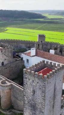 Leiria Portekiz 'deki Obidos' ta Obidos Skyline. Old Town Skyline 'da. Ortaçağ Köyü. Güzel şehir manzarası. Leiria Portekiz 'deki Obidos' ta Obidos Skyline. Kültür Geçmişi.