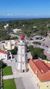 Cascais Skyline Lizbon 'un Cascais bölgesinde. Plaj manzarası. Doğa Deniz Burnu. Seyahat güzergahı. Cascais Skyline Lizbon 'un Cascais bölgesinde. Turkuaz Su.