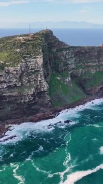 Cape Point Deniz Feneri, Cape Town, Güney Afrika Burnu. Masa Dağı Ulusal Parkı. Ünlü Cape Point. Cape Town Batı Cape Güney Afrika 'da. Turizm Seyahati. Paradisiac Skyline.