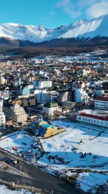 Patagonya Kasabası Ushuaia, Fin Del Mundo Arjantin. Doğa manzarası. Geçmişe Seyahat. Fin Del Mundo Arjantin. Şehir merkezindeki şehir manzarası. Patagonya Kasabası Ushuaia Fin Del Mundo Arjantin.