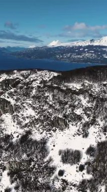 Tierra Del Fuego Arjantin 'deki Ushuaia' da Cerro Guanaco. Karlı Dağlar. Buzul Manzarası. Tierra Del Fuego Arjantin. Kış Arkaplanı. Cerro Guanaco Ushuaia 'da Tierra Del Fuego Arjantin.