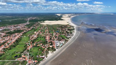 Tutoia Skyline, Tutoia, Brezilya 'da. Doğa Manzarası. Amerika 'nın Brezilya Deltası. Maranhao 'daki Tutoia Skyline. Riverside City 'de. Plaj manzarası. Tatil seyahatleri. Brezilya Kuzeydoğu.