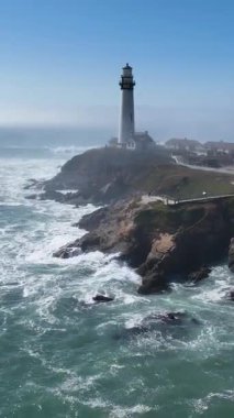 Kaliforniya, Los Angeles 'taki Santa Monica İskelesi. Lunapark Liman Sahnesi. Dönme dolabın simgesi. Santa Monica İskelesi Los Angeles, Kaliforniya Amerika Birleşik Devletleri.