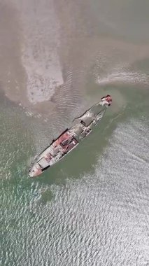 Maranhao Brezilya 'daki Tutoia' da ünlü bir gemi enkazı. Plaj manzarası. Doğa Deniz Burnu. Seyahat güzergahı. Maranhao Brezilya 'daki Tutoia' da ünlü bir gemi enkazı. Cennet Manzarası.