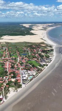 Tutoia Skyline, Tutoia, Brezilya 'da. Doğa Manzarası. Amerika 'nın Brezilya Deltası. Maranhao 'daki Tutoia Skyline. Riverside City 'de. Plaj manzarası. Tatil seyahatleri. Brezilya Kuzeydoğu.