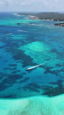 San Andres Providencia 'daki Caribbean Skyline Santa Catalina Kolombiya' da. Kolombiya Karayip Sahili. Mavi Deniz Arkaplanı. San Andres Providencia 'da, Santa Catalina Kolombiya' da. Turizm Arazisi.