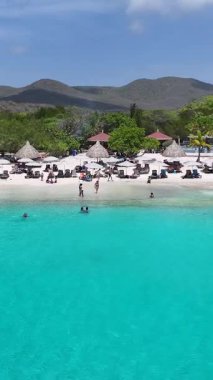 Curacao Skyline, Hollanda, Willemstad Curacao 'da. Ada Sahili. Mavi Deniz Manzarası. Hollanda 'daki Willemstad Curacao. Turizm arka planı. Doğa Deniz Burnu.