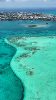 San Andres Providencia 'daki Karayip Suyu Santa Catalina Kolombiya. Kolombiya Karayip Sahili. Mavi Deniz Arkaplanı. San Andres Providencia 'da, Santa Catalina Kolombiya' da. Turizm Arazisi.