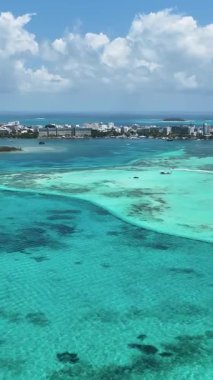 San Andres Skyline San Andres Providencia Y Santa Catalina Kolombiya 'da. Plaj manzarası. Karayip Cenneti. San Andres Providencia 'da, Santa Catalina Kolombiya' da. Deniz Burnu Açık Hava. Doğa Turizmi.