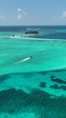 San Andres Providencia 'daki Caribbean Skyline Santa Catalina Kolombiya' da. Kolombiya Karayip Sahili. Mavi Deniz Arkaplanı. San Andres Providencia 'da, Santa Catalina Kolombiya' da. Turizm Arazisi.