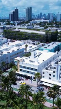 Miami Beach Florida 'da. Miami Beach Birleşik Devletleri. Florida Eyaletindeki Miami Beach sahil manzarası. Seyahat güzergahı. Tropik seyahat.