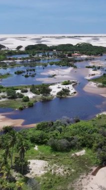 Maranhao Brezilya 'daki Santo Amaro' daki Betania Köyü. Güzel Ekosistem. Bay Water Manzarası. Maranhao 'daki Betania Köyü. Karanlık Nehir. Yerli Köyü. Turizm Seyahati. Brezilya Kuzeydoğu.