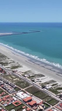 Atalaia Sahili, Luis Correia, Piaui Brezilya. Plaj manzarası. Doğa Deniz Burnu. Seyahat güzergahı. Atalaia Sahili, Luis Correia, Piaui Brezilya. Turkuaz Su.