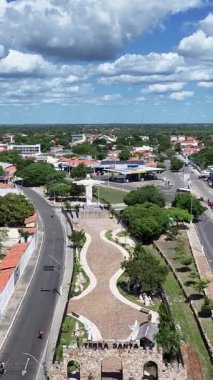Piaui Brezilya 'daki Parnaiba' da Kurtarıcı İsa. Kilise manzarası. Din geçmişi. Seyahat güzergahı. Piaui Brezilya 'daki Parnaiba' da Kurtarıcı İsa. Terra Santa Meydanı.