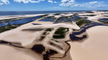 Tutoia Skyline, Tutoia, Brezilya 'da. Amerika 'nın Brezilya Deltası. Riverside City 'de. Maranhao 'daki Tutoia Skyline. Doğa manzarası. Adalar Ağı Su Yolları. Turizm Seyahati.