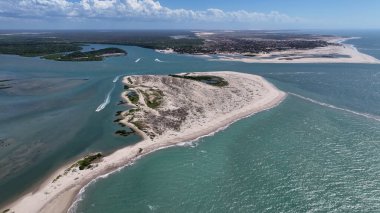 Brezilya 'nın Piaui şehrinde, Kajueiro Da Praia' daki Barra Grande Köyü. Sahil Skyline. Doğa manzarası. Yaz Gezisi. Brezilya 'nın Piaui şehrinde, Kajueiro Da Praia' daki Barra Grande Köyü. Tropikal Manzara.