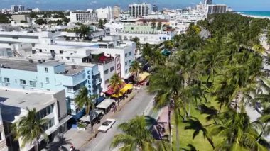 Florida 'daki Miami Beach' te Ocean Drive. Plaj manzarası. Liman Koyu Sahnesi. Şehir merkezinde. Florida 'daki Miami Beach' te Ocean Drive. İnanılmaz Şehir Manzarası.