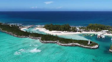 Bahamalar New Providence Bahamalar 'da Nassau' da Skyline. Karayip silueti. Plaj manzarası. Mavi Suluboya 'nın tonları. Bahamalar Nassau 'da, Bahamalar' da, Bahamalar 'da. Doğa Arkaplanı.