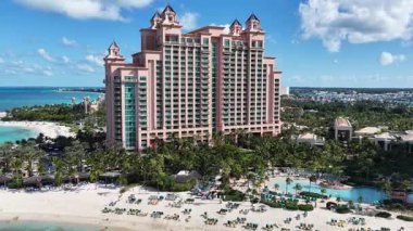 Atlantis Hotel Nassau, New Providence Bahama 'da. Resort Peyzaj. Plaj manzarası. Karayip Denizi. New Providence Bahamas 'daki Atlantis Oteli. Doğa Deniz Burnu.